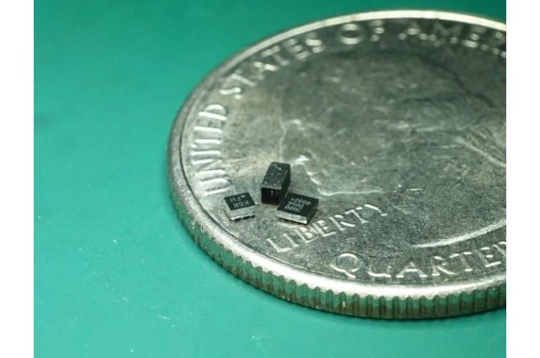 Controlling Flight Of Insect-Sized Robots