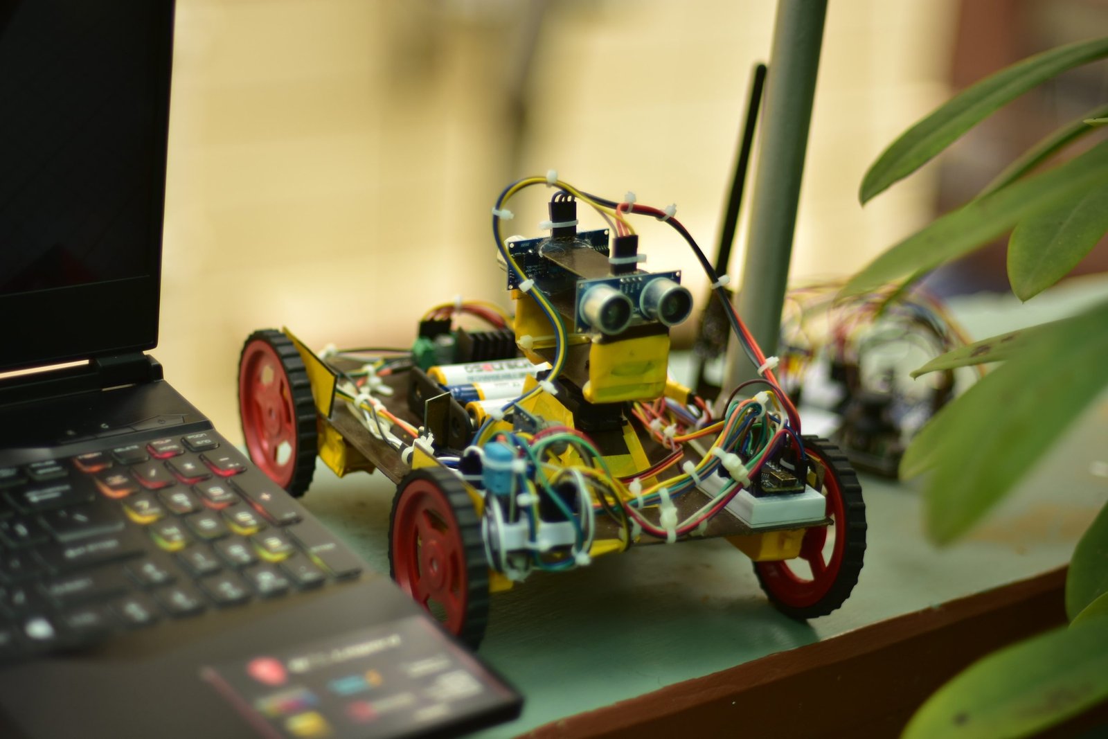 This search and rescue robot creates 3D maps of disaster areas - M.R ...