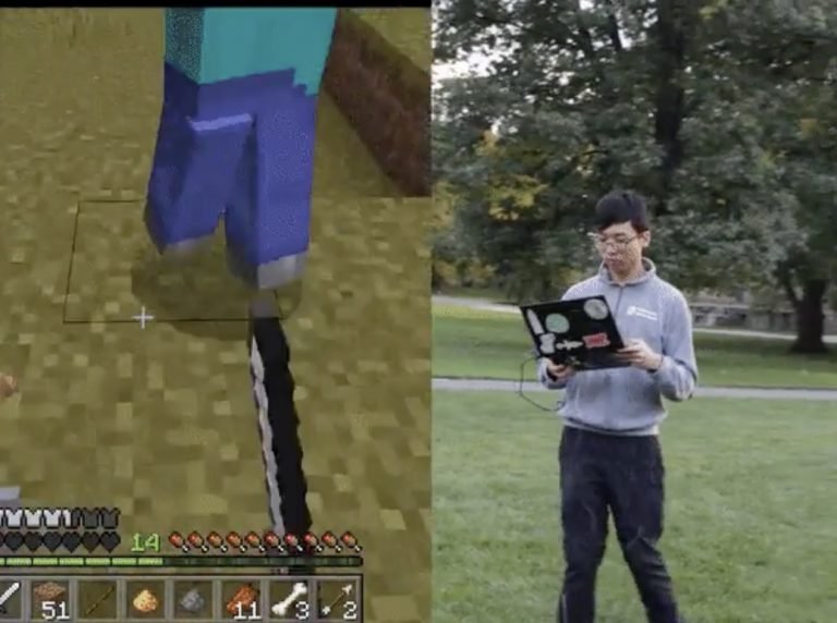 This project facilitates augmented reality Minecraft gaming