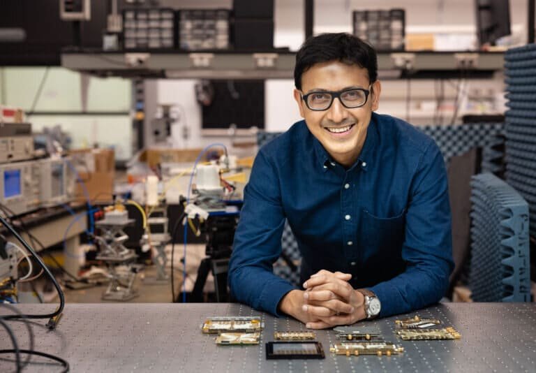 Shapeshifting Antenna Array Boosts Antenna Power