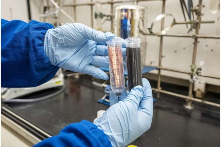 New Material Can Efficiently Recycle Batteries!